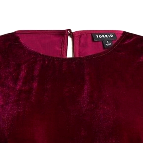 ❤️NWT VINTAGE TORRID TOP - CABERNET WINE VELVET RUCHED SLEEVE BLOUSE FUSCHIA 2X - Picture 4 of 11